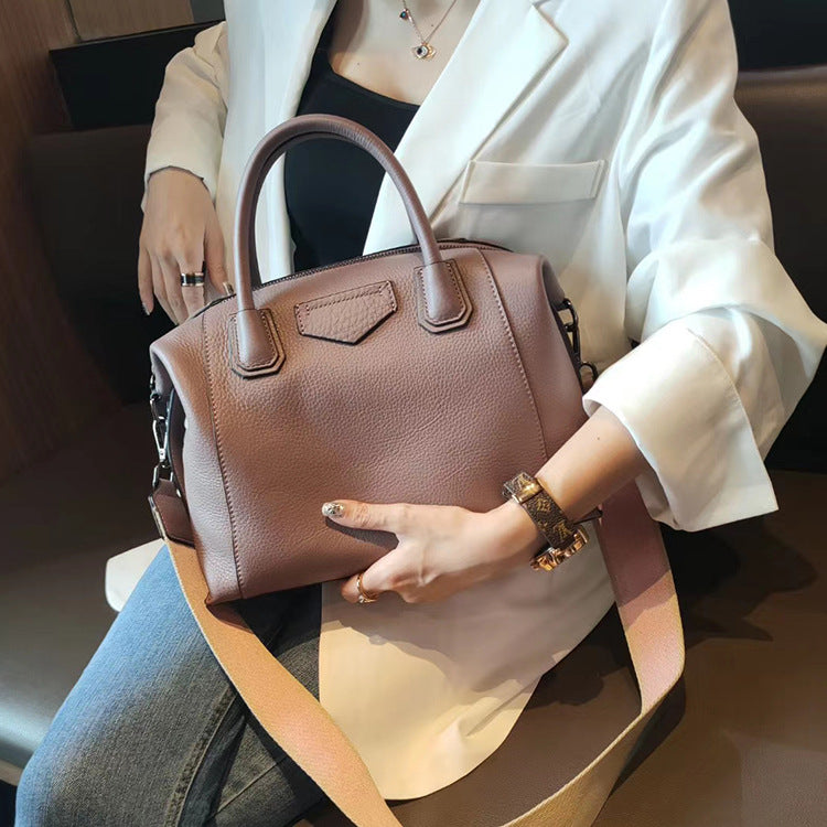 Europe And America Fashion New Leather Women's Bag