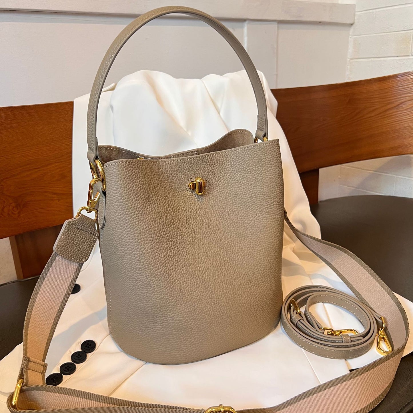 Versatile Single Shoulder Crossbody Bag Large Capacity
