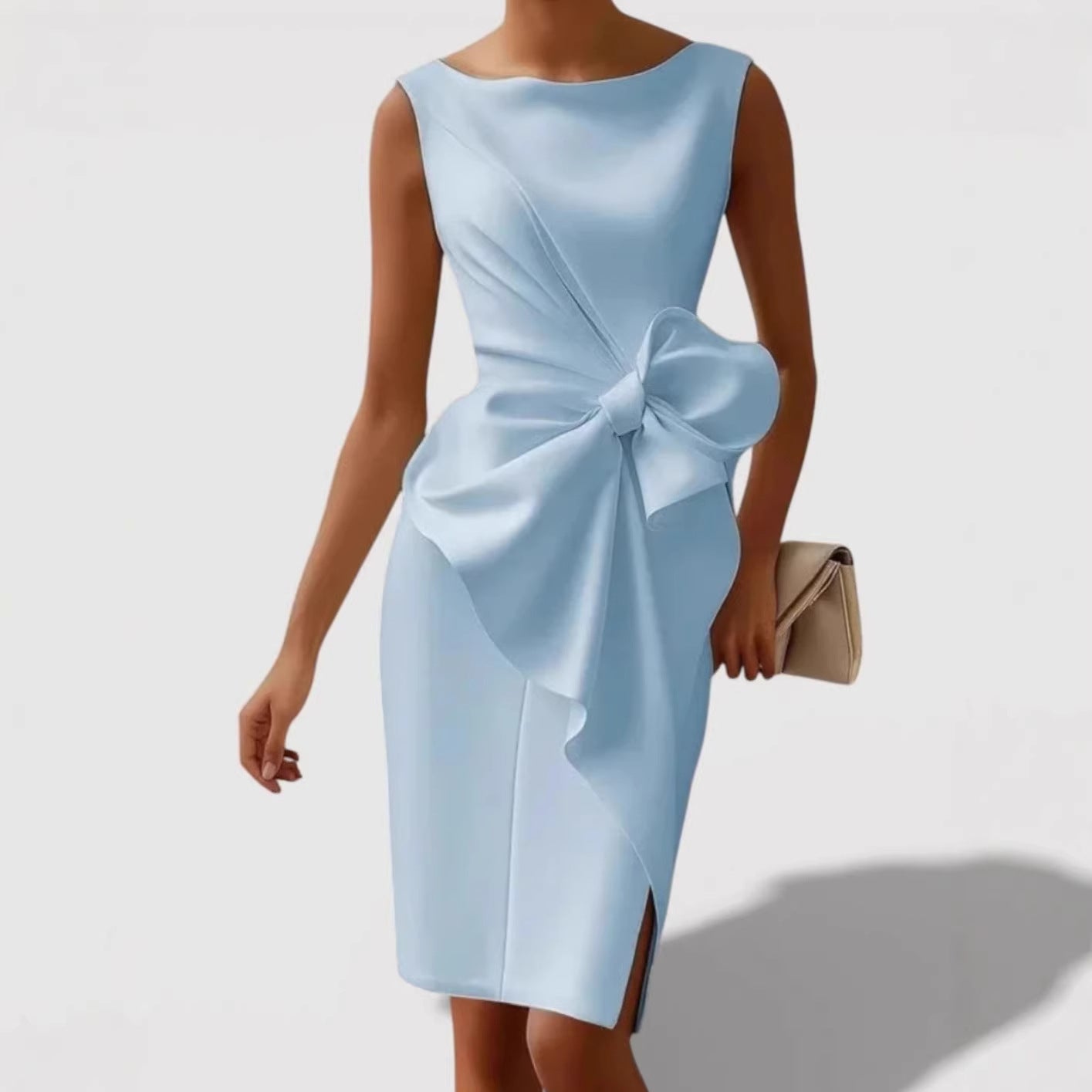 Mid-length Fitted Dress With A Cinched Waist And Bow Detail