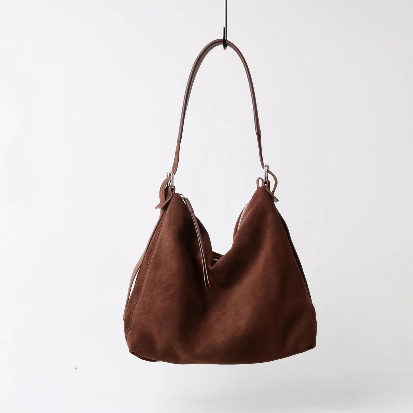 Leather Crossbody Shoulder Bag With A Sophisticated Casual Vibe