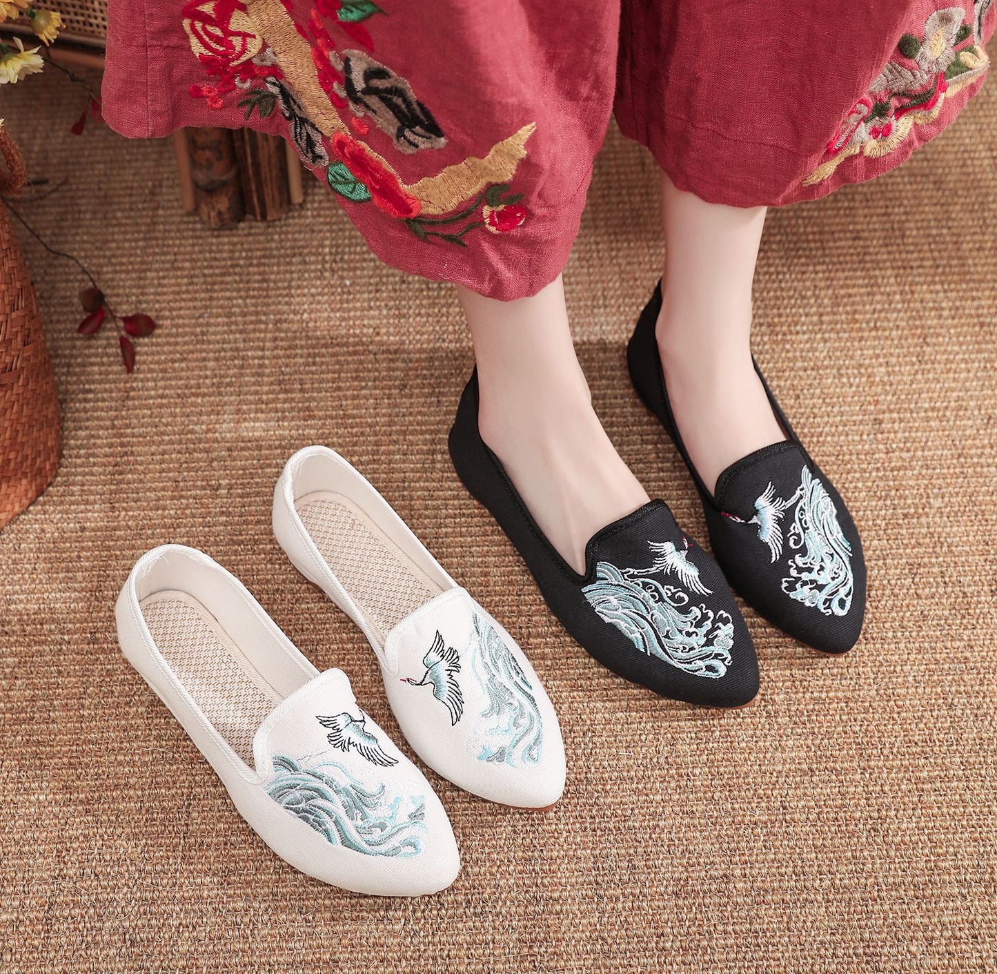 Antique Stylish Low Heel Women's Shoes Crane HAILANG Canvas Embroidered Cotton Shoes