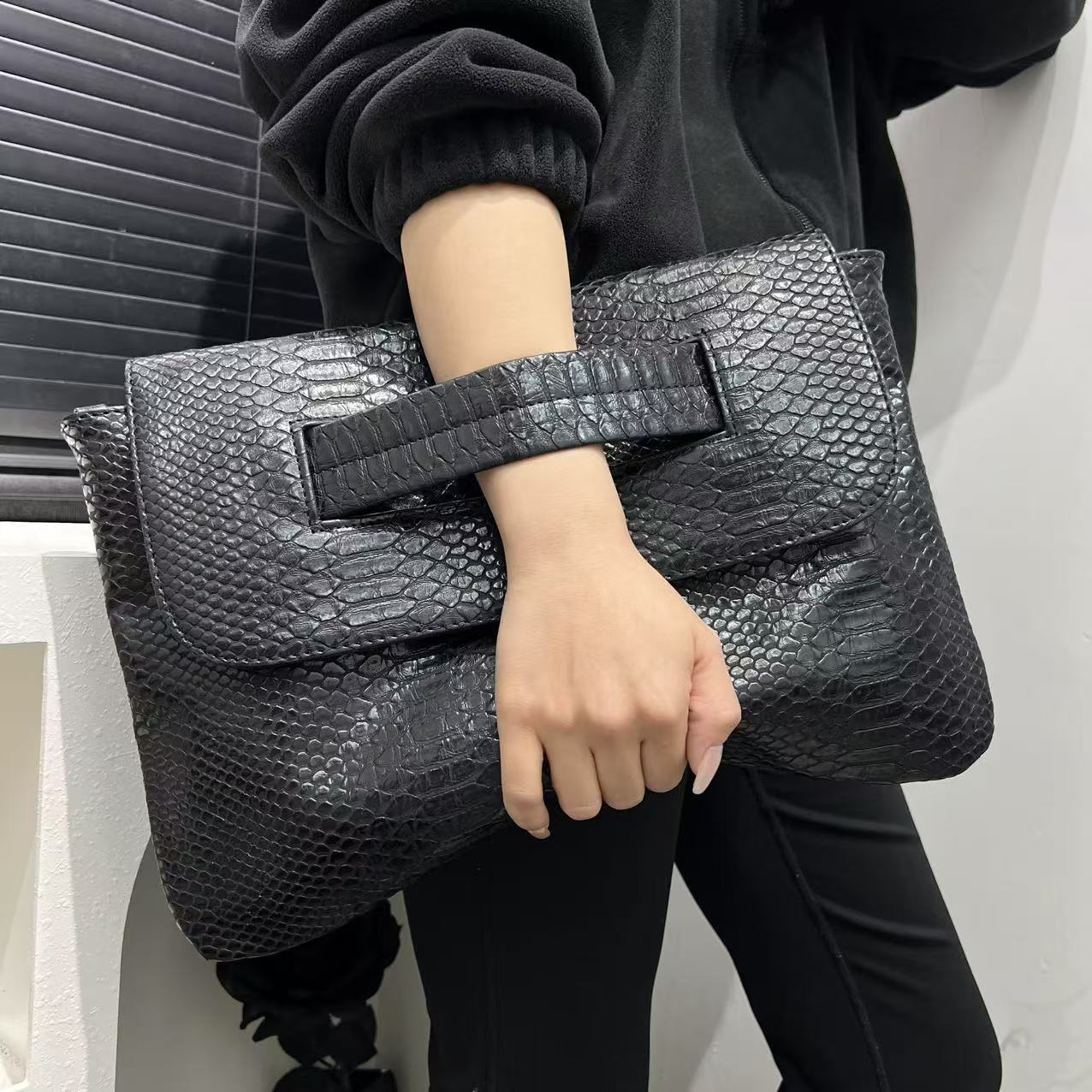Large Capacity Briefbag