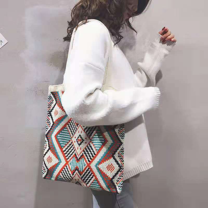 Single Shoulder Literary And Artistic Small  Knitted Bag