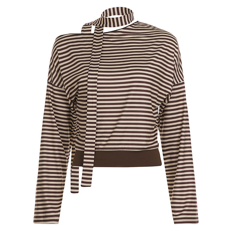 Lille elegant yndefuld langærmet T-shirt med diagonale striber