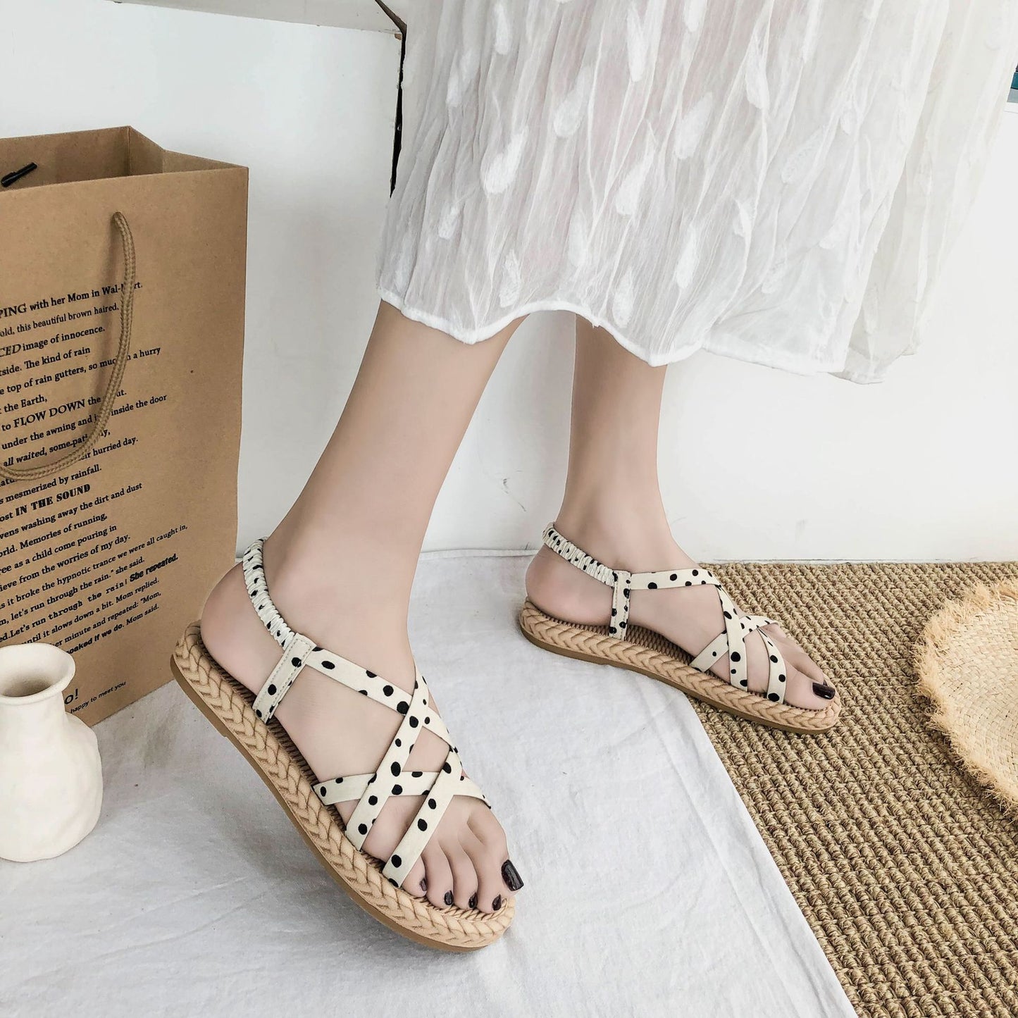 Student Fashion Simple Roman Strap Sandals Flat Shoes Trend