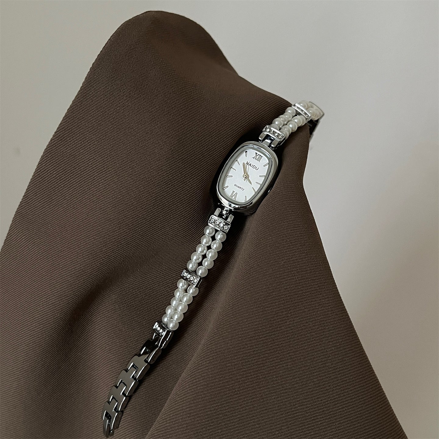 Women's Oval Disk Simple Fashion Pearl Watch