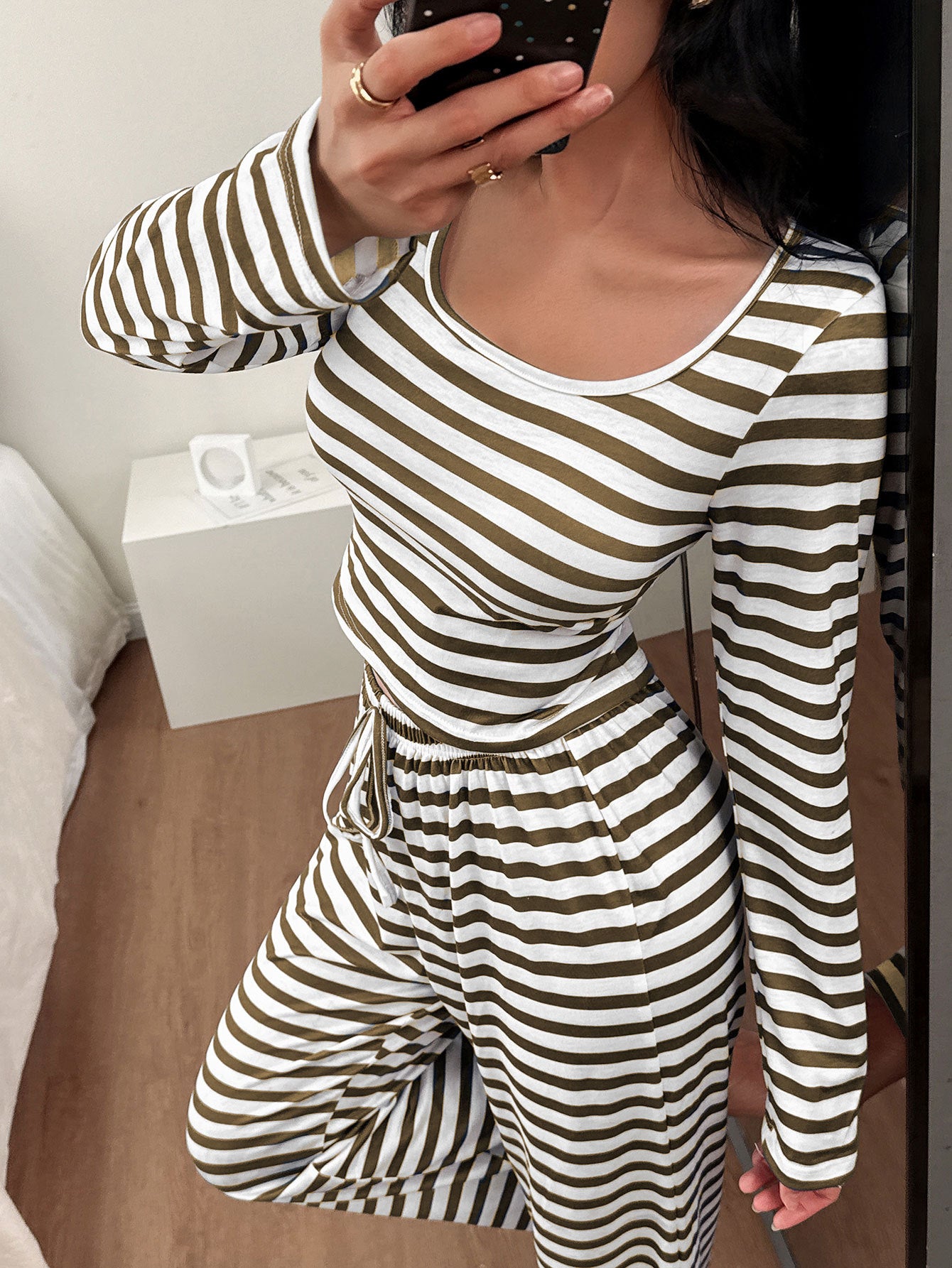 Womens Fashionable Stripe-Print Casual Slimming Long-Sleeve Pajama Set With Square Neckline And Pants