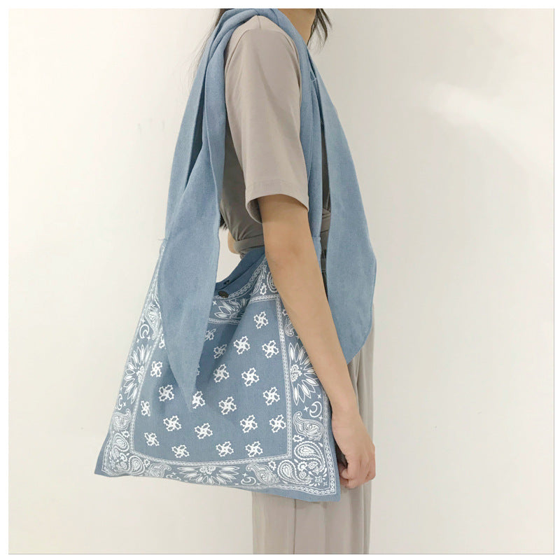 Fashionable Messenger Bag With Adjustable Shoulder Strap