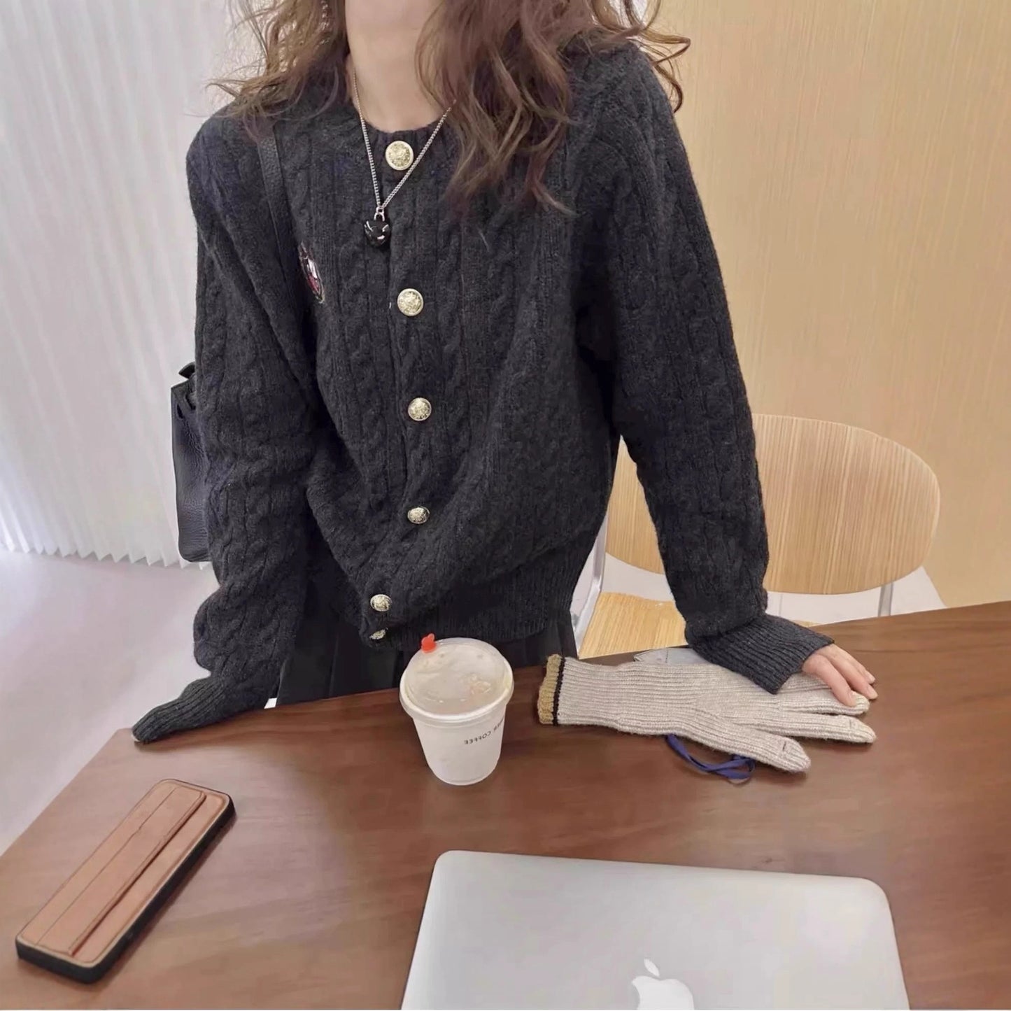 Round Neck Badge Knitted Cardigan Women's Sweater Jacket