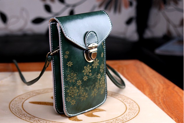 Women's diagonal cell phone bag