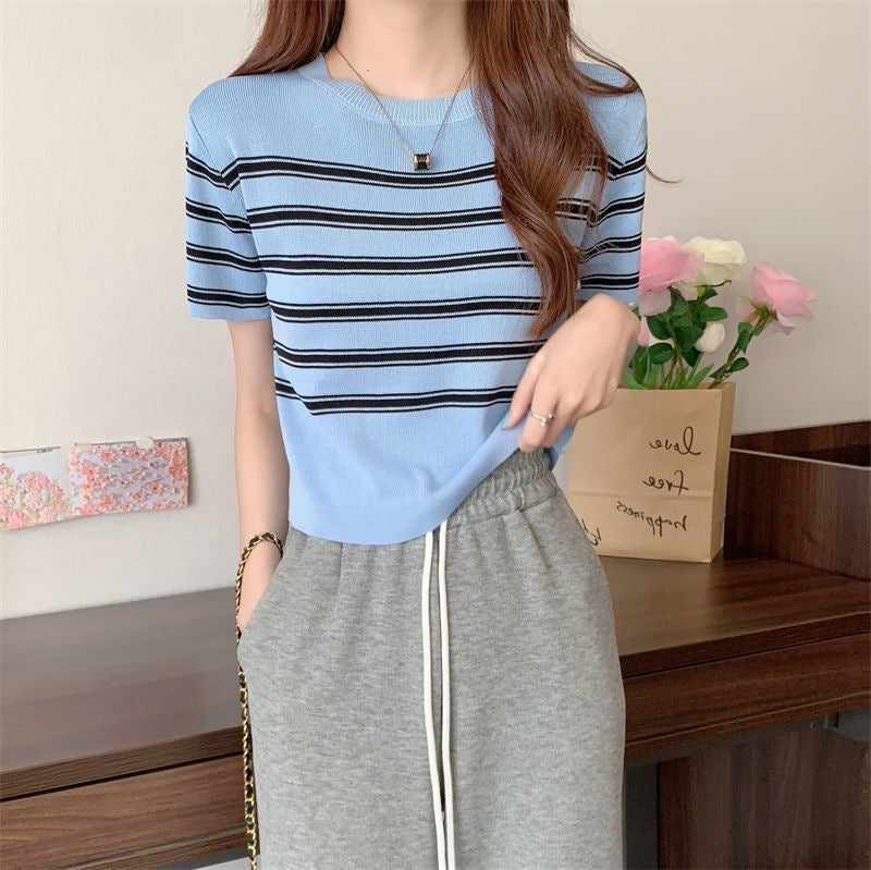 Figure-flattering Slimming French-style Short-sleeve Top