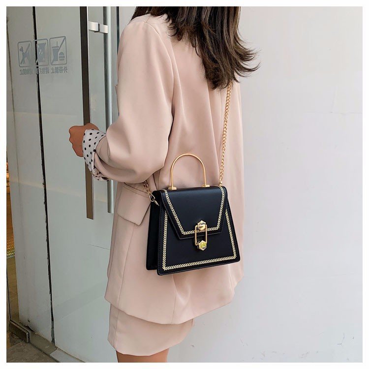 Fashion chain one shoulder small square bag
