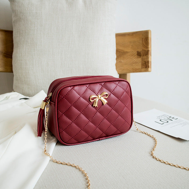 Women's Rhombus Embroidered Chain Shoulder Bag