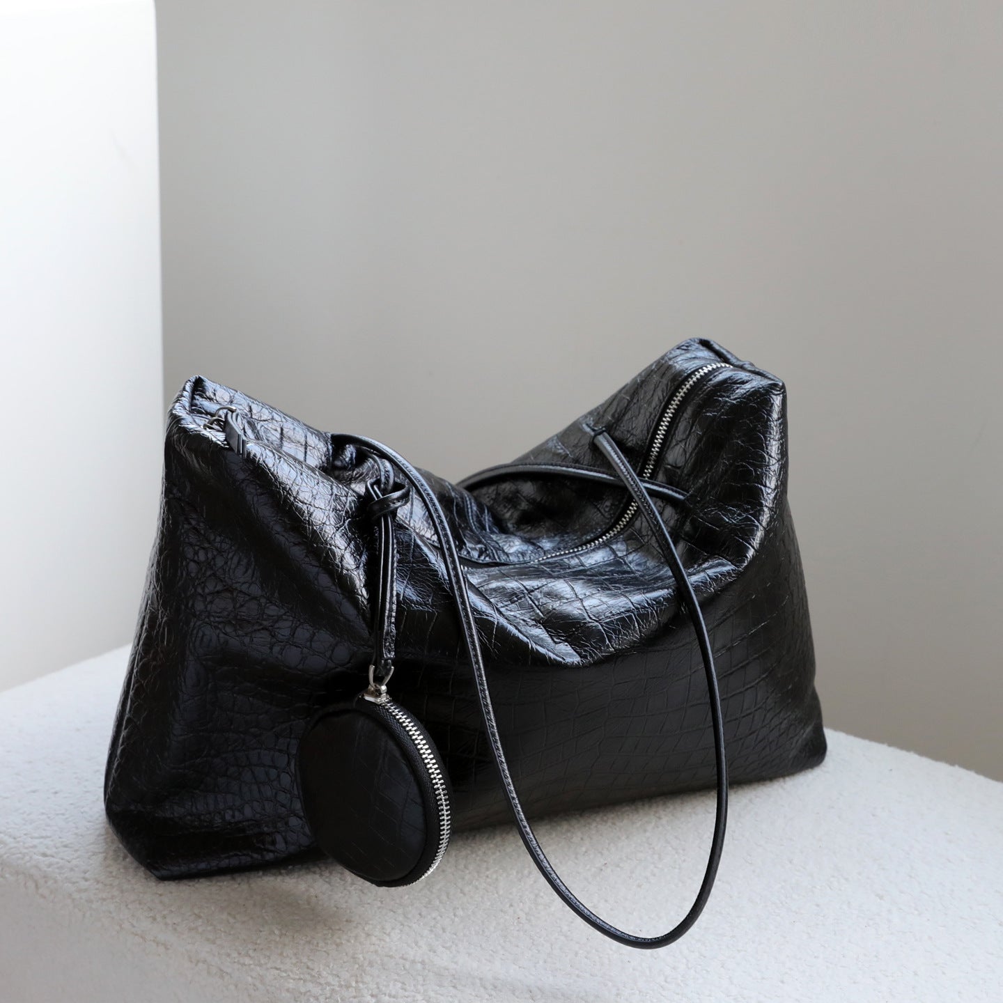 High-Capacity Versatile Womens Leather Shoulder Bag