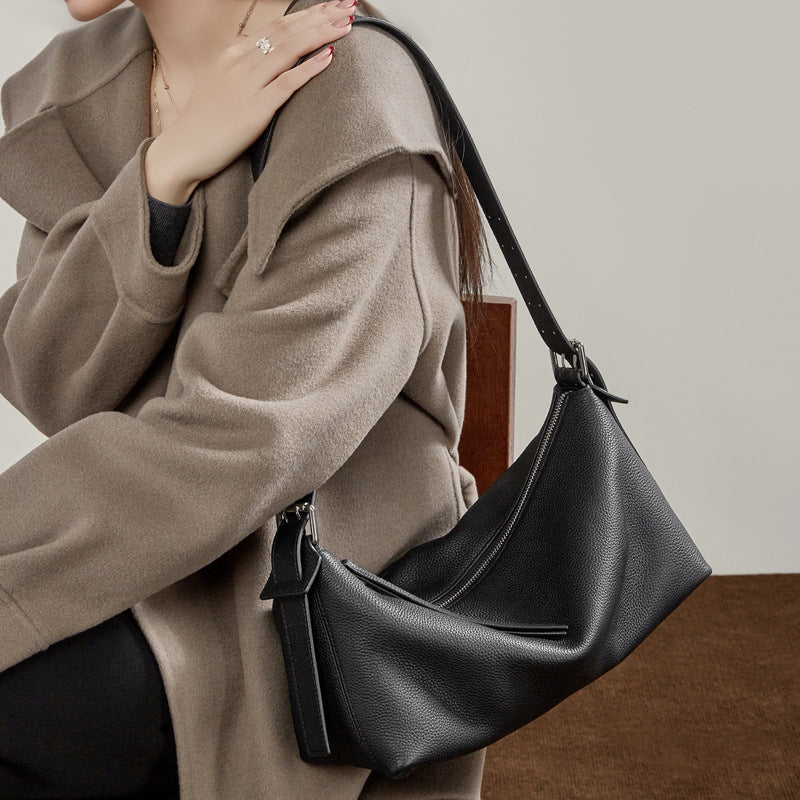 Vegetable-tanned Cowhide Hobo Bag With A Belt-attachable Design