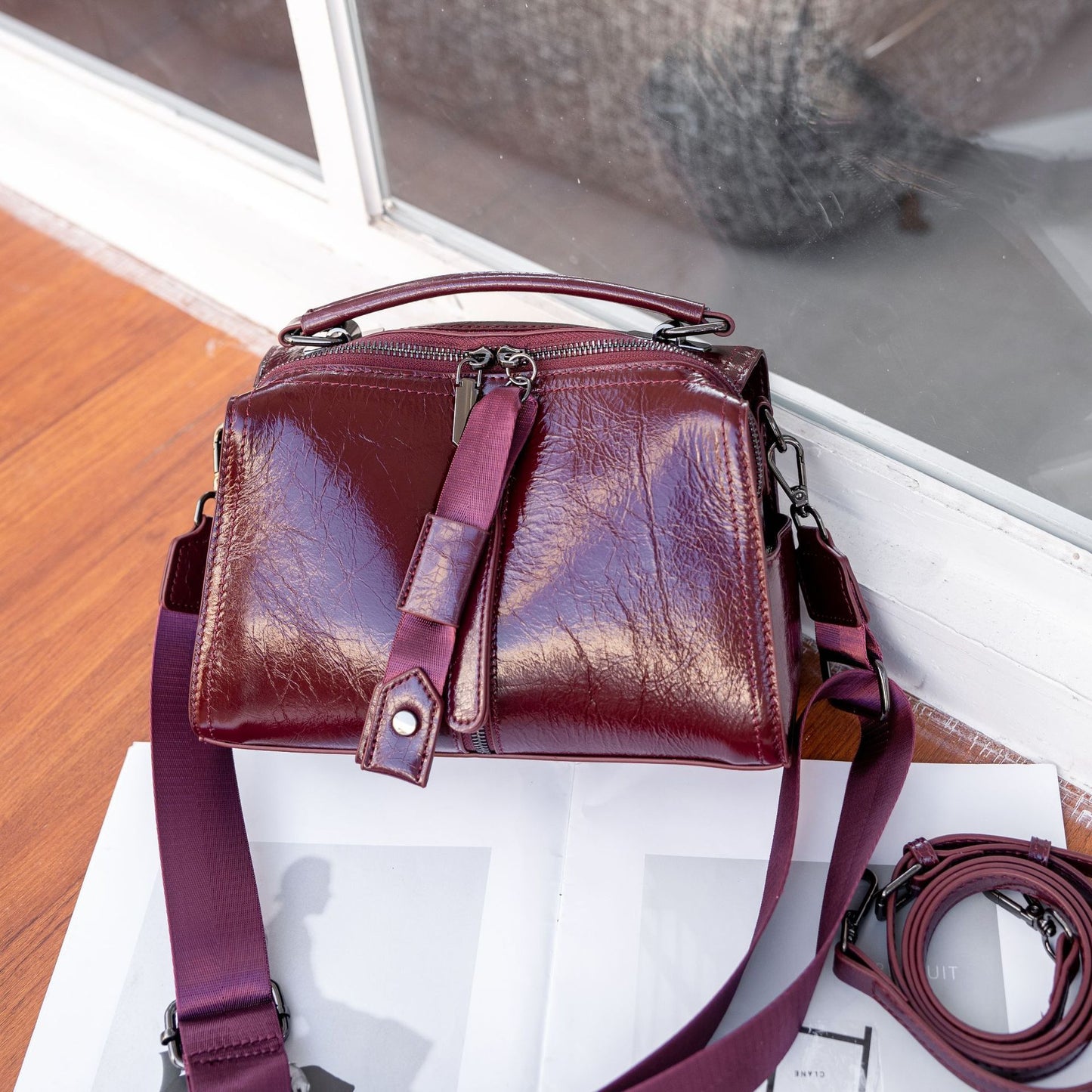 First Layer Oil Wax Cowhide Crossbody Women's Bag Fashionable And Elegant