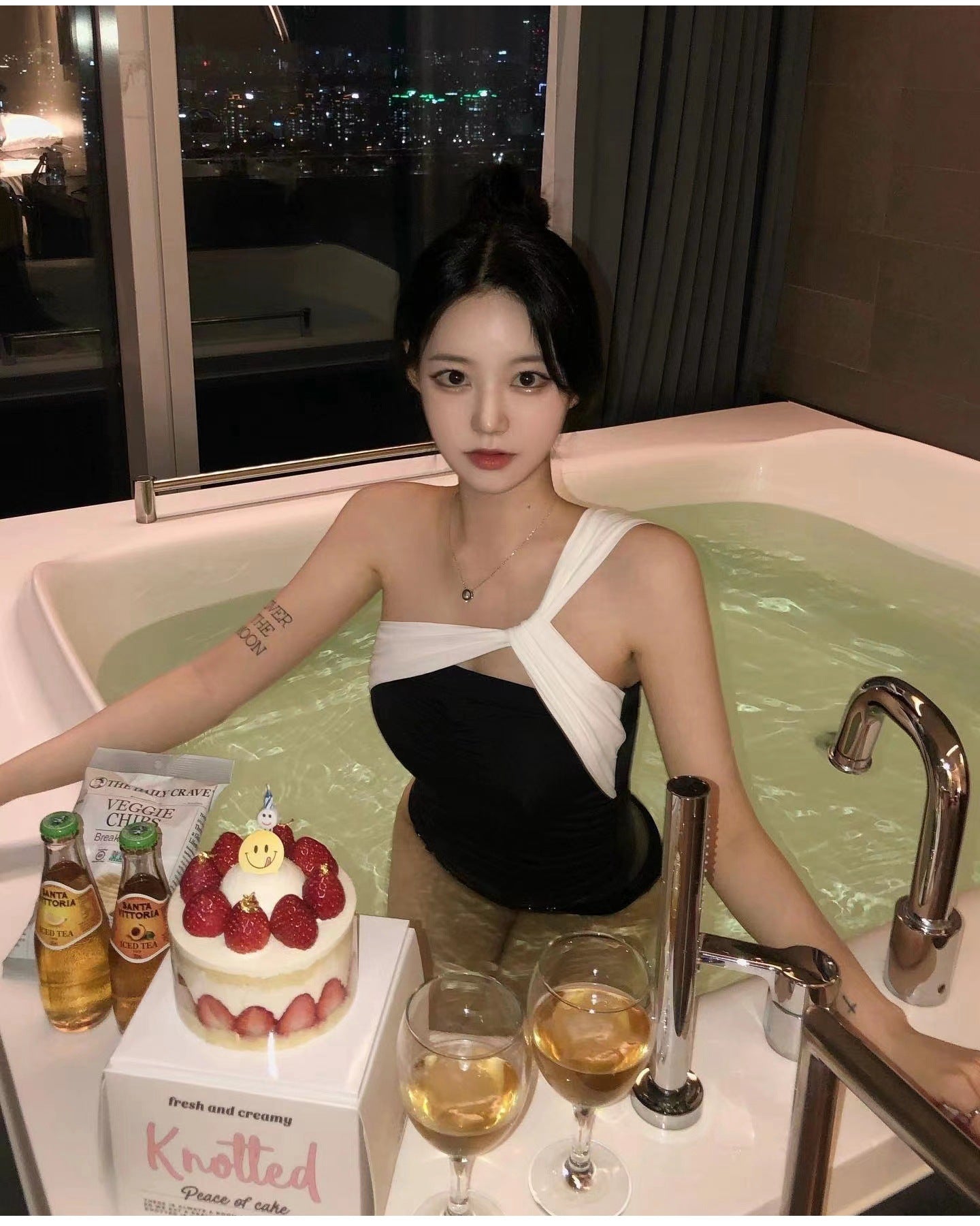Hollow Siamese Covering Belly Thin Quick-drying Advanced Sense Holiday Swimsuit