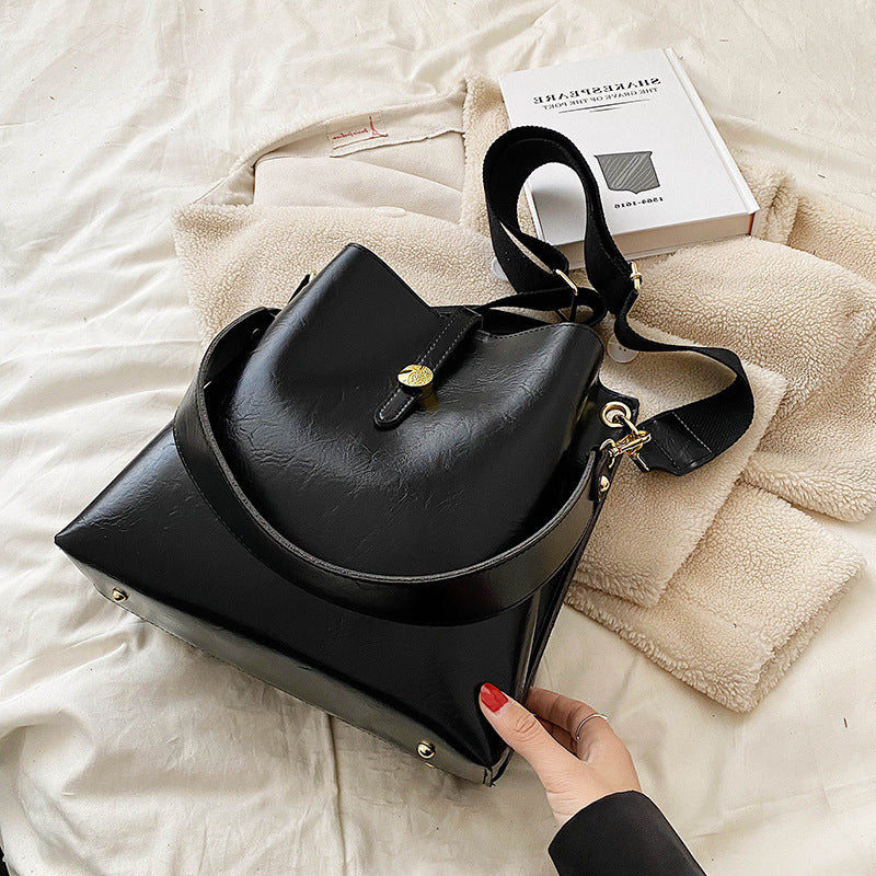 Versatile INS Women's New Fashion Broadband Crossbody Bag