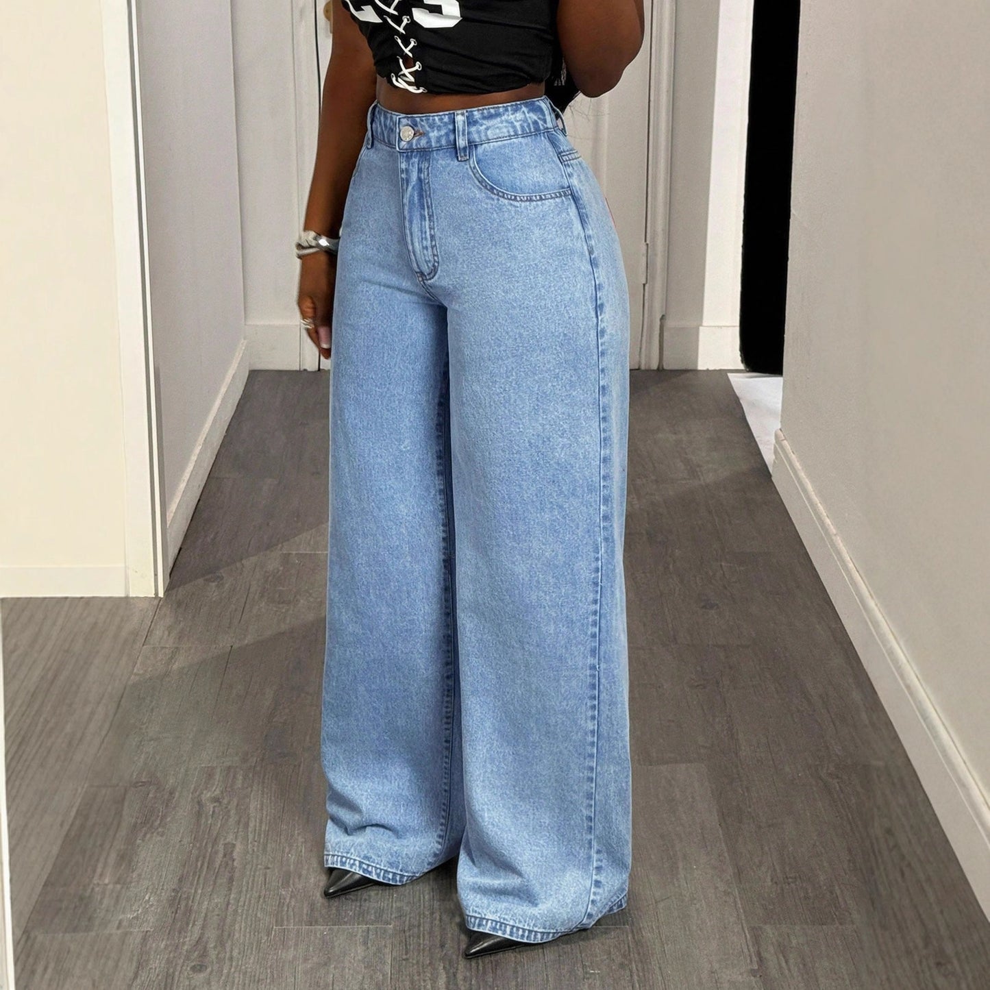 Loose-fit Straight-cut Versatile Denim Jeans