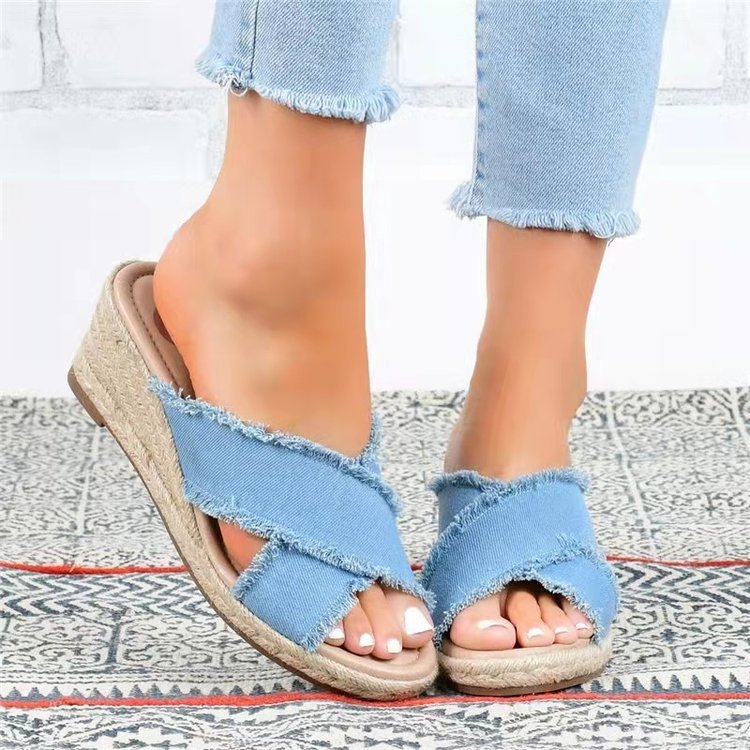 Espadrille-sandaler med kilehæl og krydsrem til damer