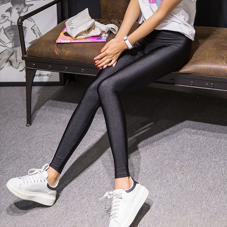 Fløjlsforede glans leggings med fodstrop til kvinder