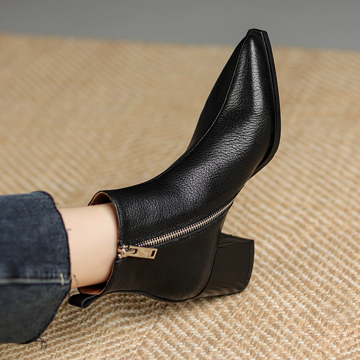 Autumn And Winter Women's Simple Leather Boots