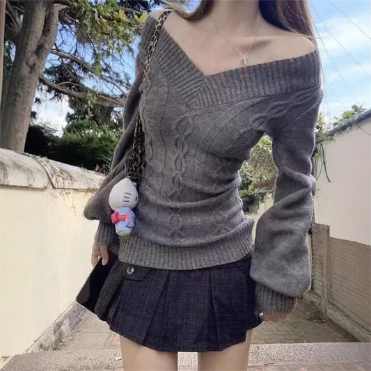 French-style Subtly Seductive Off-shoulder Long-sleeve Sweater As An Outer Layer