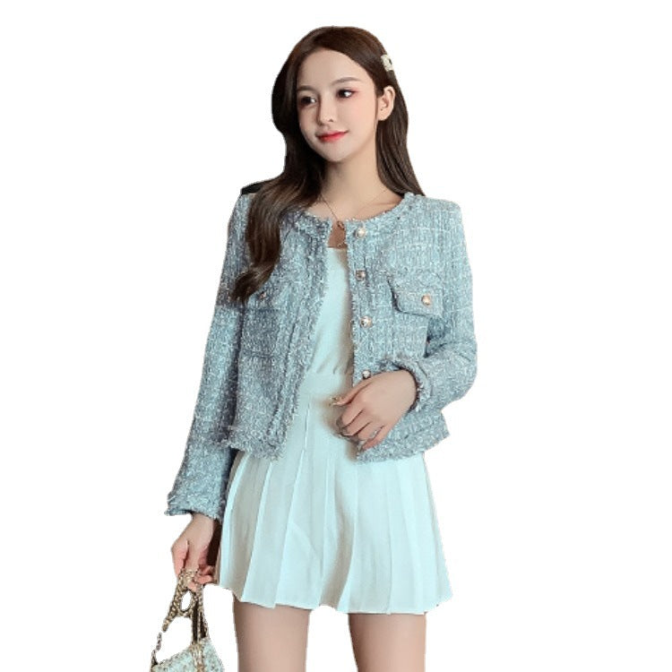 Short Retro Tea Break With Little Temperament