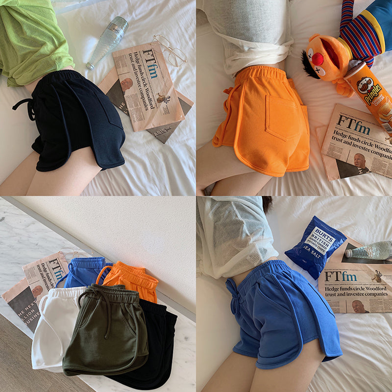Ensfarvede vilde højtaljede afslappede hotpants
