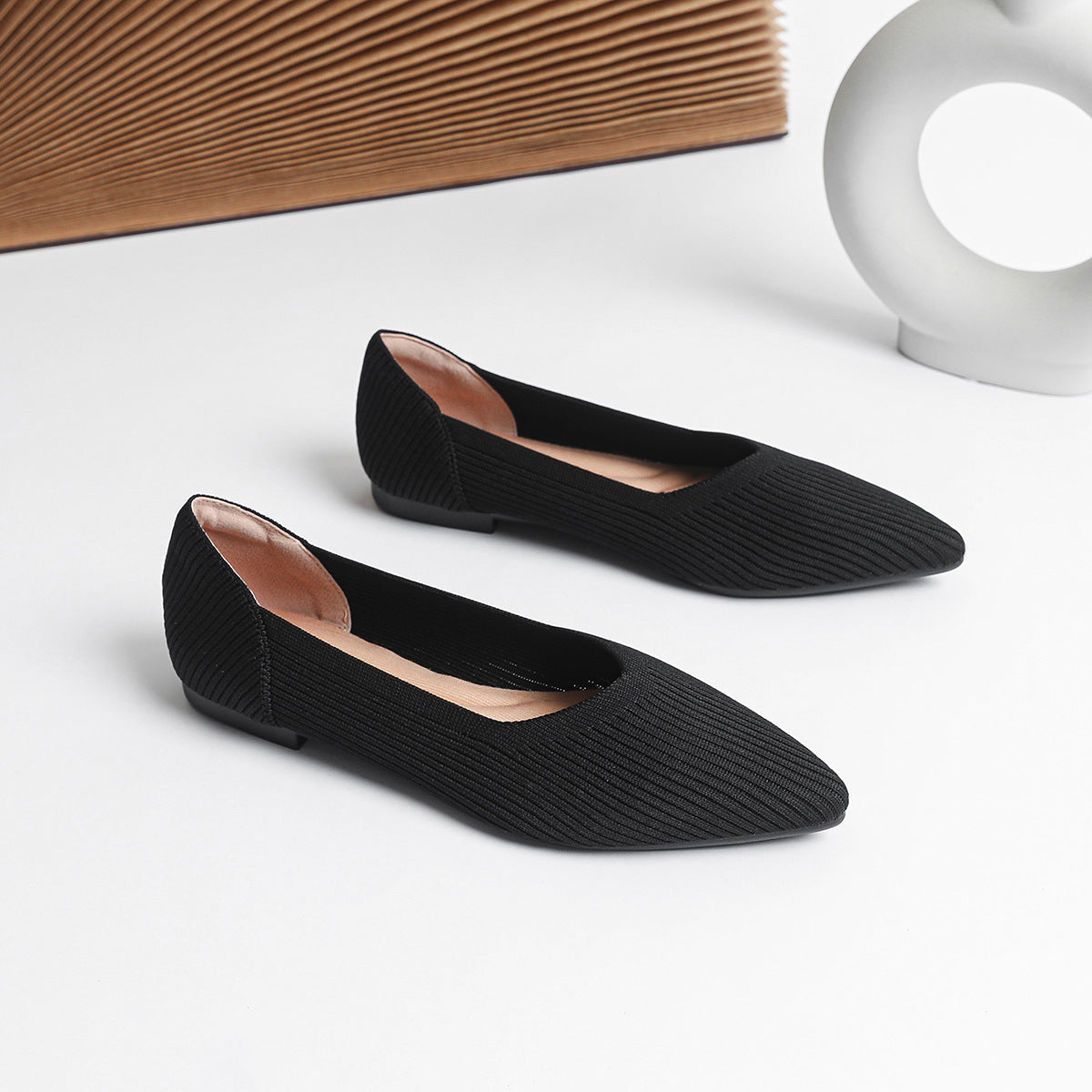 Knit Breathable Shallow Mouth Pointed Flat Bottom Pumps