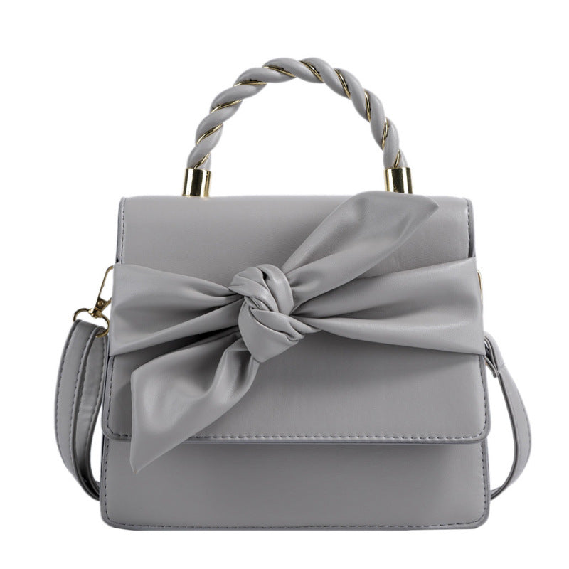 Fransk Skuldertaske / Crossbody Taske med Sommerfugleklips