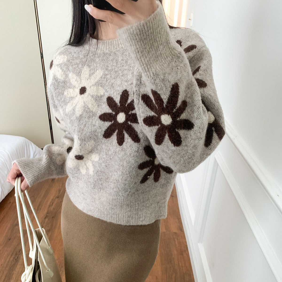 French Style Color-contrasting Pattern Round Neck Wool Sweater