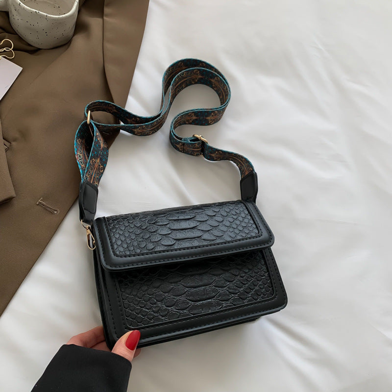 Women's Fashion Solid Color Wide Shoulder Strap Shoulder Small Square Bag