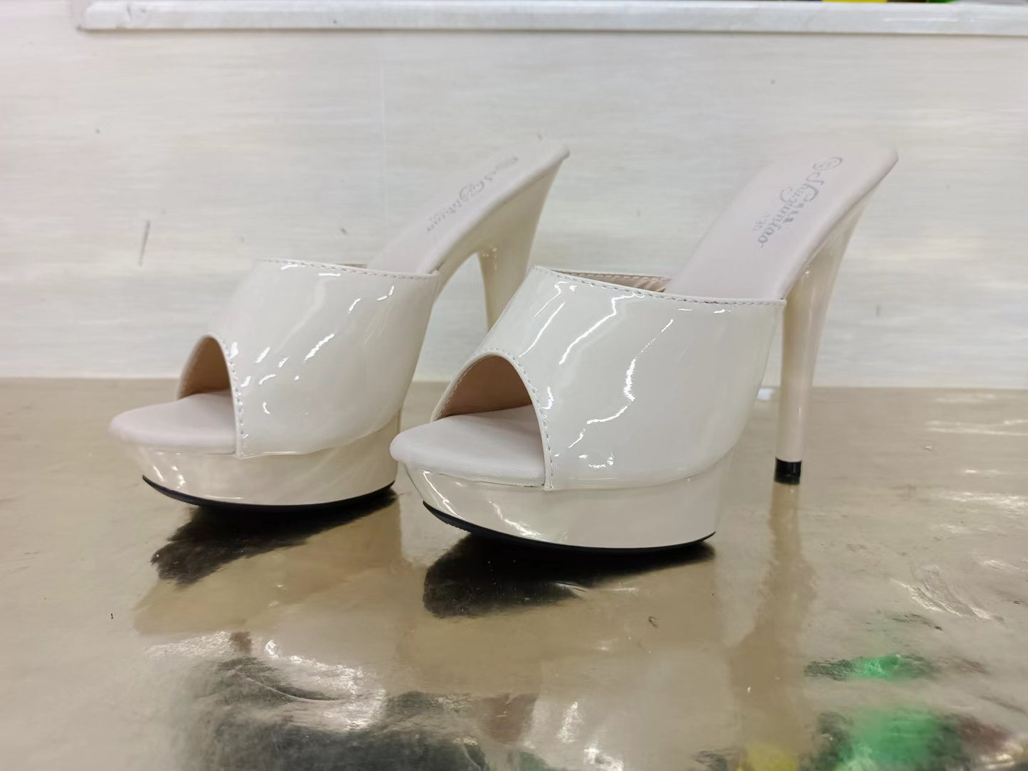 Women's Fashion One Word Strap Stiletto Slippers