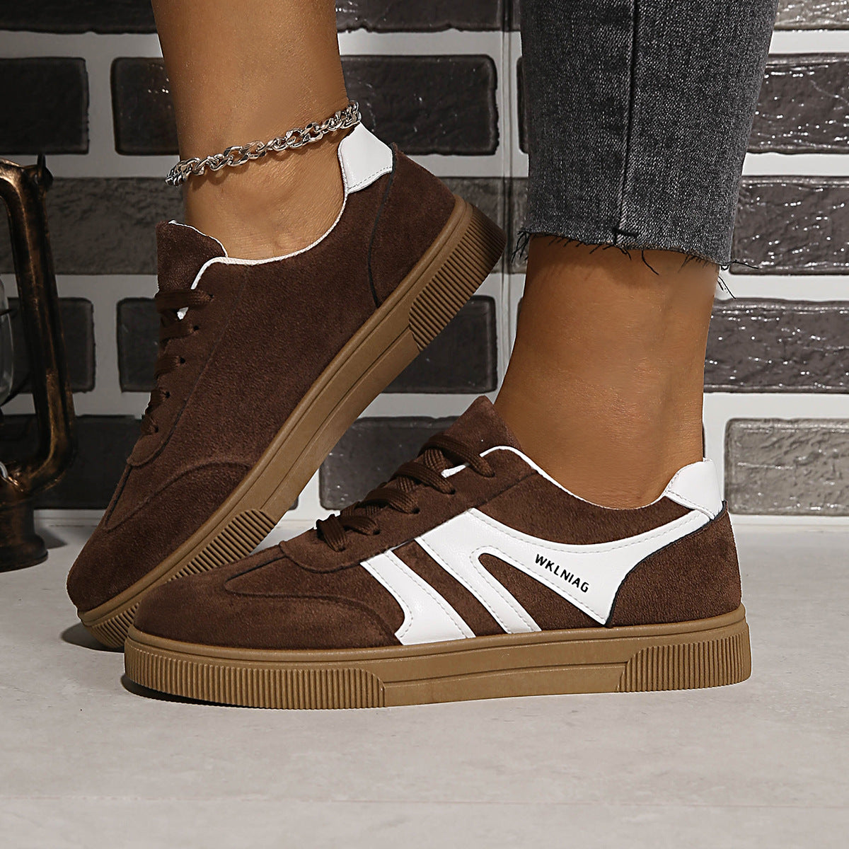 Women's Retro Casual Round-Toe Sports Fashion Flat-Soled Sneakers