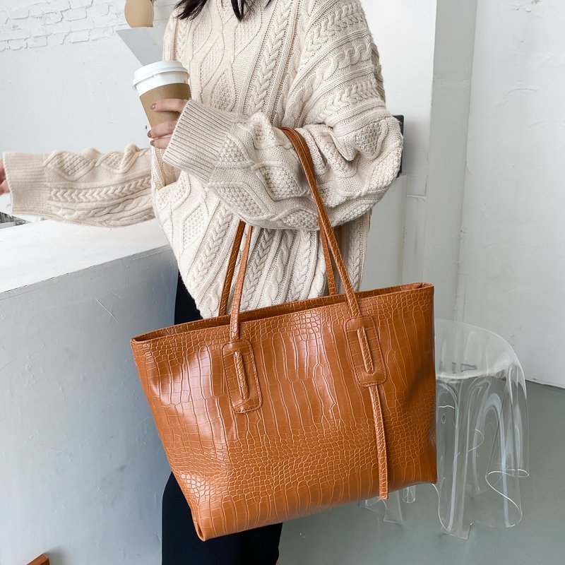 New Stylish And Versatile Shoulder Bag