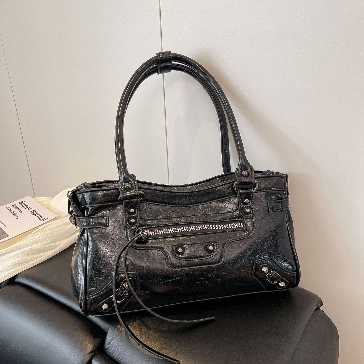 Women's Textured Rivet Single Shoulder Underarm Bag