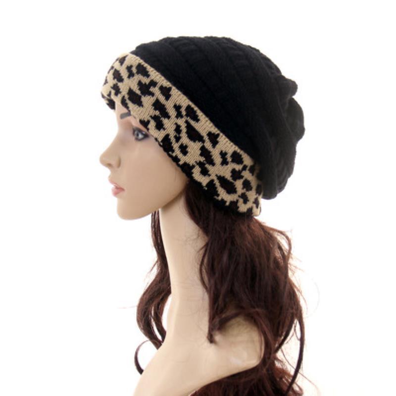Women's Warm Plush Thickened Wool Ball Knitted Hat