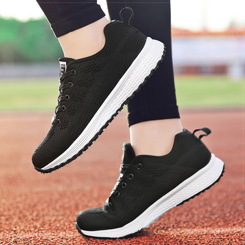 Wild non slip flat sneakers