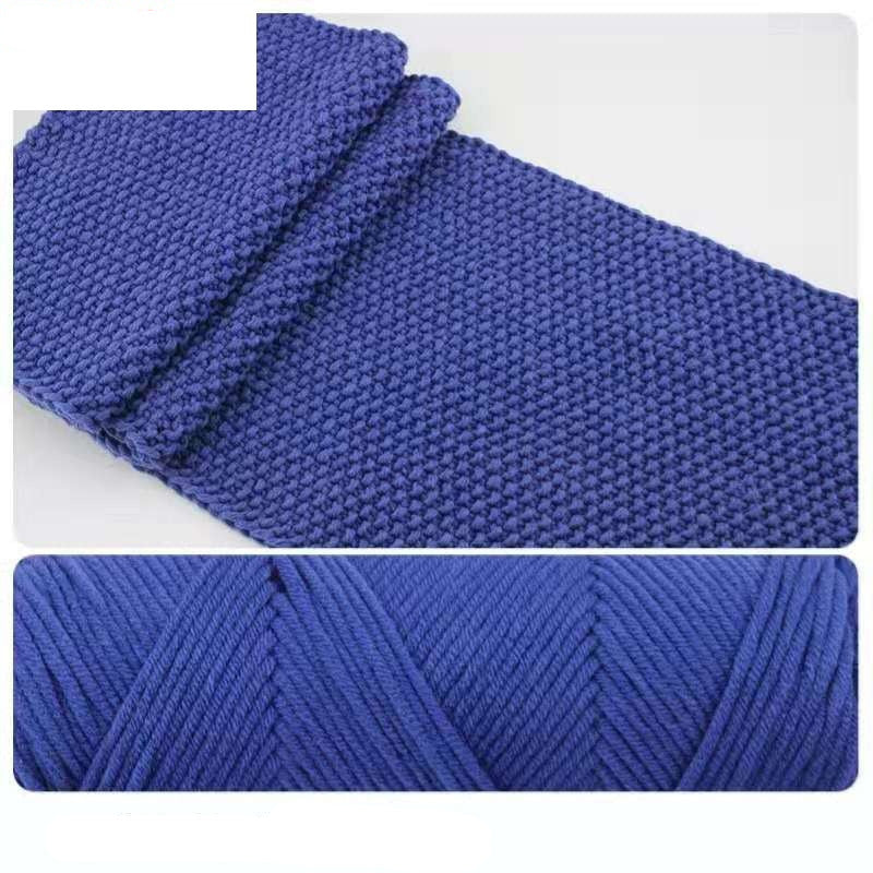 Hand-knitted scarf line