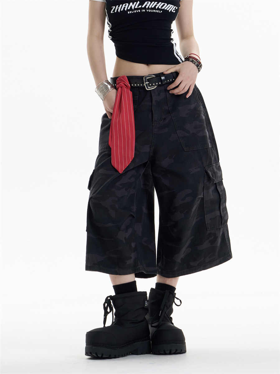 Women's Multi-pocket Camouflage Workwear Cropped Pants Straight Shorts