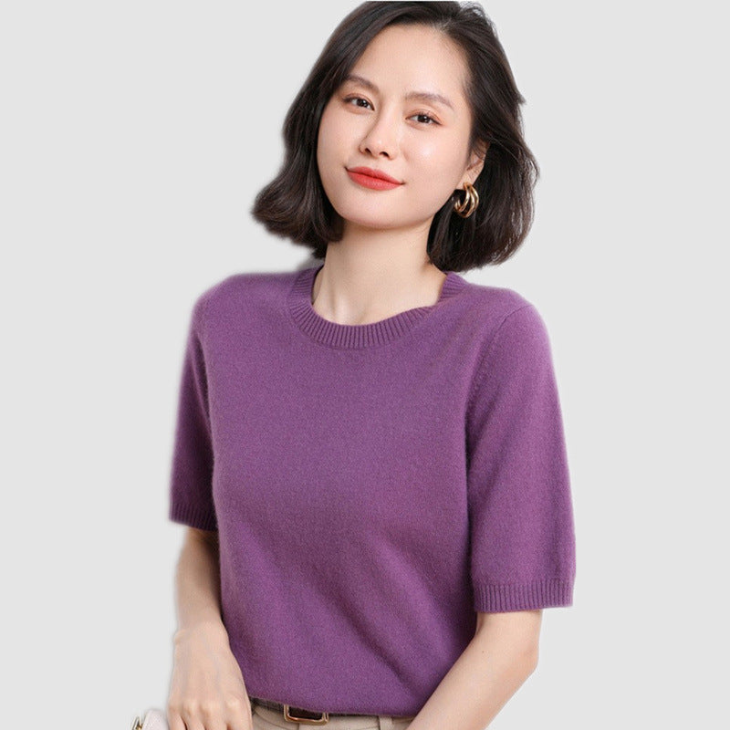Strikket kortærmet sweater med halv ærme, rund hals og i tynd uld
