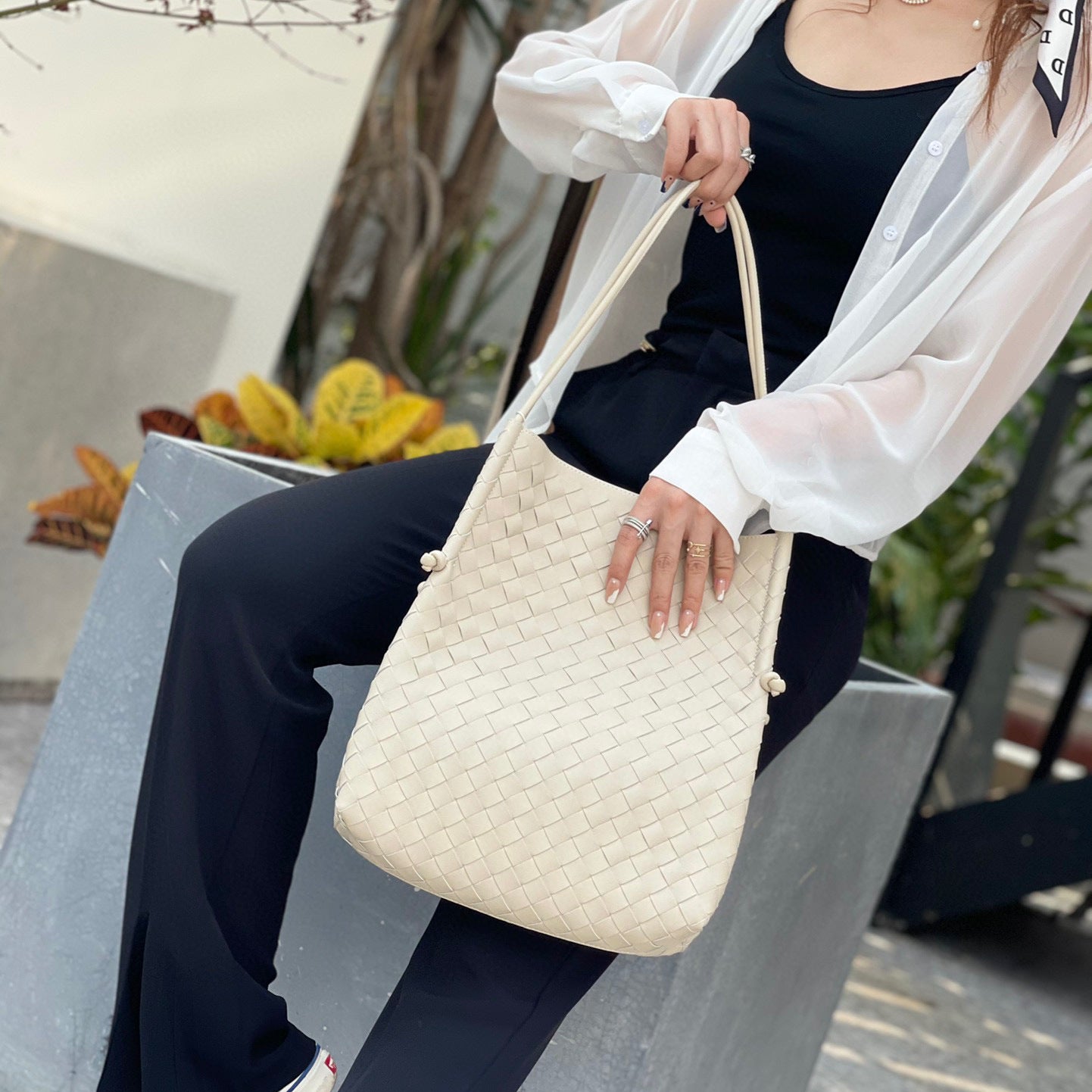 Women's Fashion Head Layer Cowhide Woven Shoulder Bag