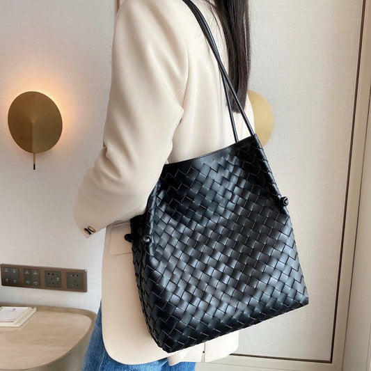 Women's Fashion Head Layer Cowhide Woven Shoulder Bag