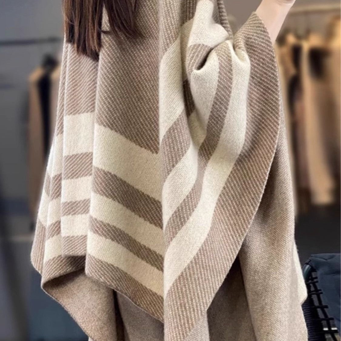 Retro-style Cloak Maillard Outerwear Cape