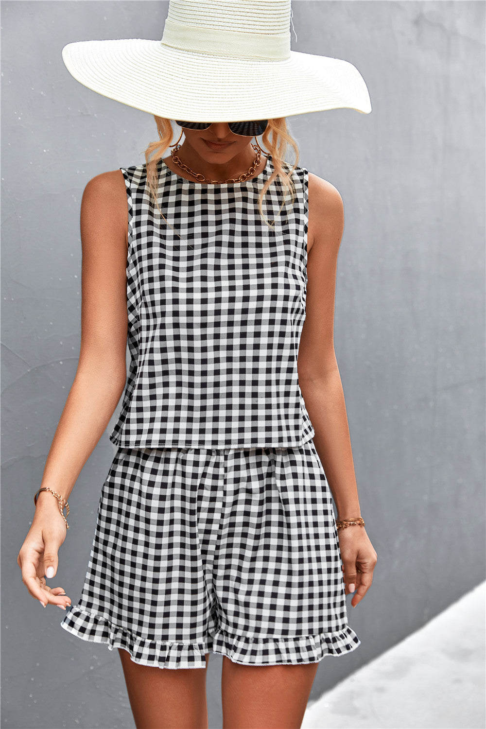 New Independent Station WISH Hot Sale Black And White Plaid Casual Sleeveless Shorts Suit For Women