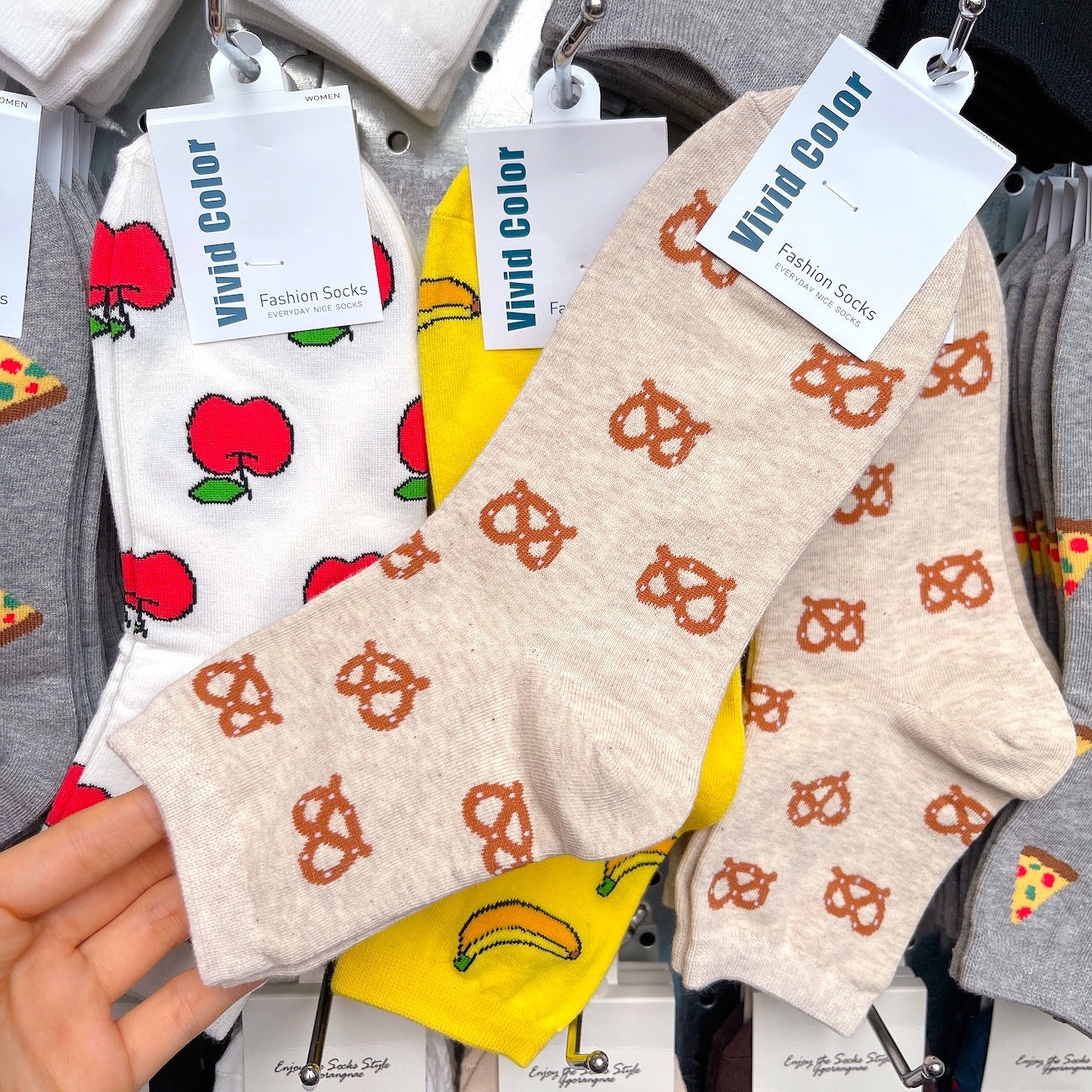 Strømper med frugtprint i klare farver fra Japan til damer