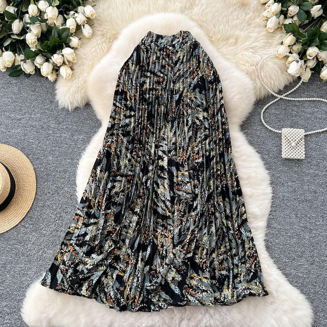 New Flowing A-line Skirt With Draped Pleats And A Delicate Floral Print