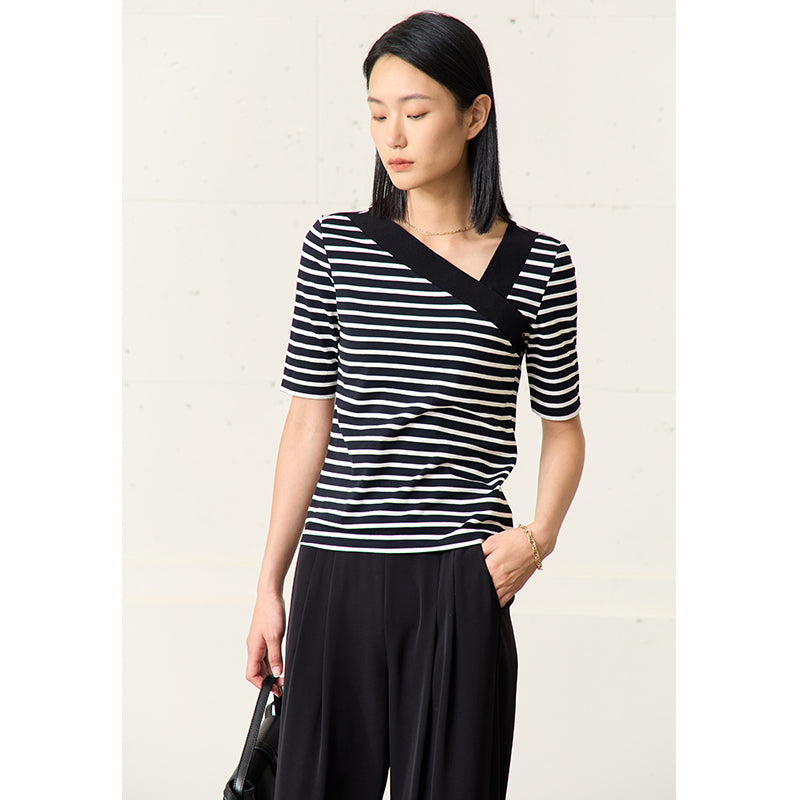 V-neck Fake Diagonal Placket Medium Sleeved T-shirt
