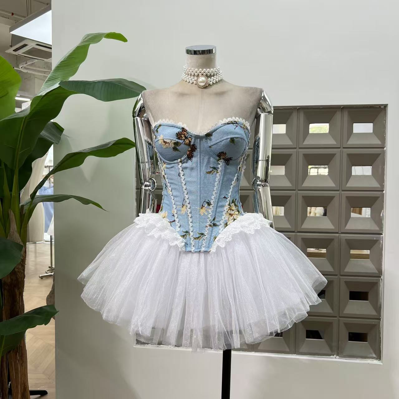 Xia Heavy Industry French Retro Fishbone Slimming Bustier Puffy Tulle Swan Skirt 2-Piece Set